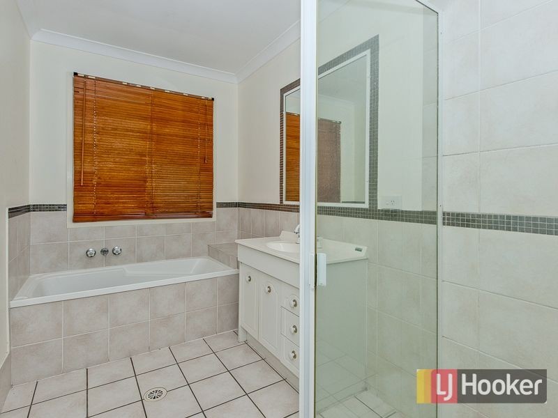 37 Cambridge Crescent, Fitzgibbon QLD 4018
