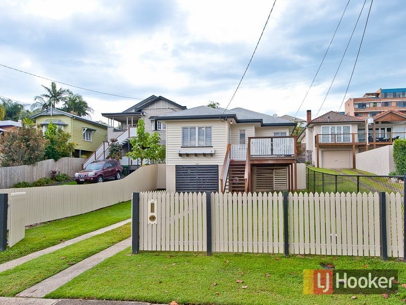 198 Rainbow Street, Sandgate QLD 4017