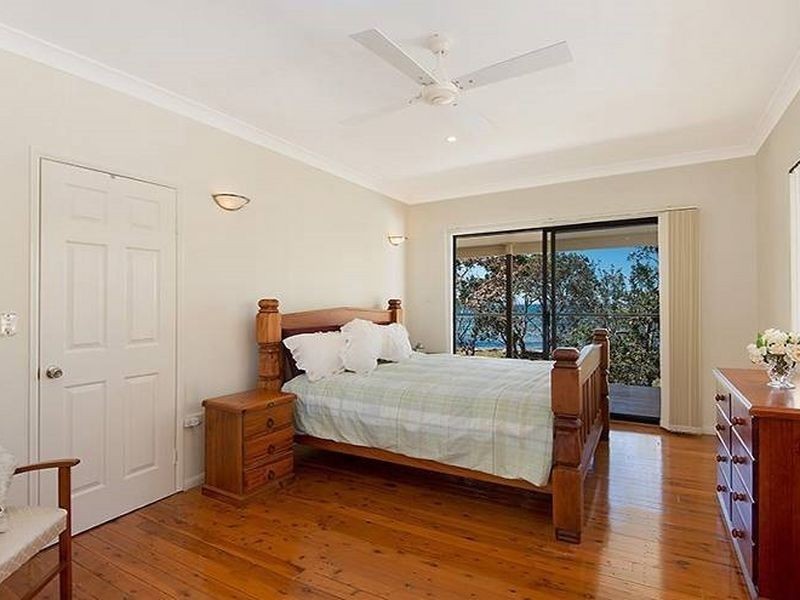 96 Bayside Drive, Beachmere QLD 4510