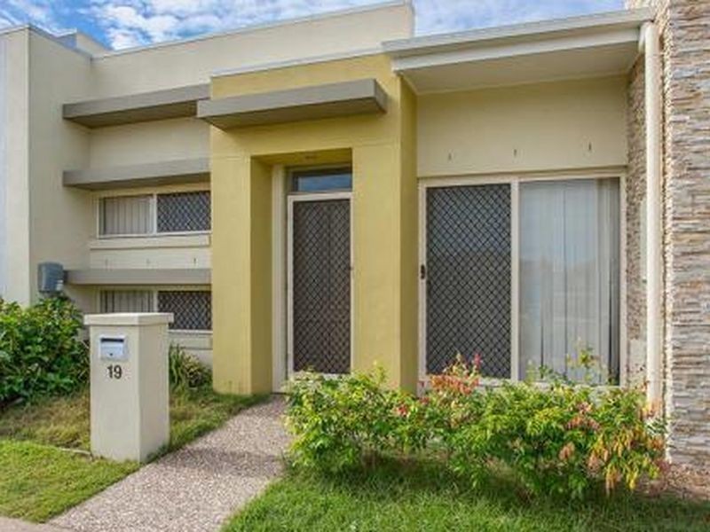 19 Daintree Park Way, Fitzgibbon QLD 4018