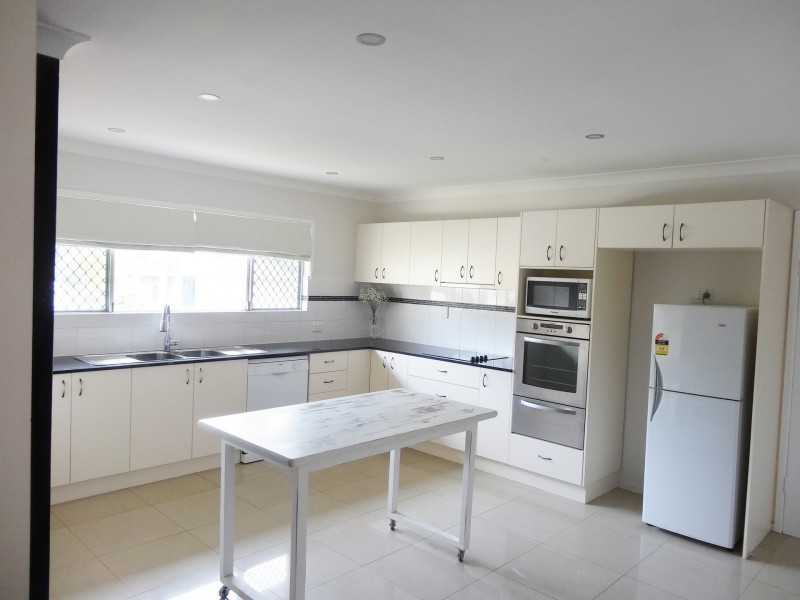 15 Patricia Street, Strathpine QLD 4500