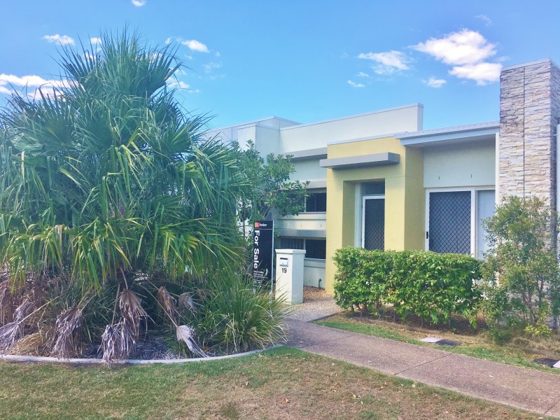 19 Daintree Park Way, Fitzgibbon QLD 4018