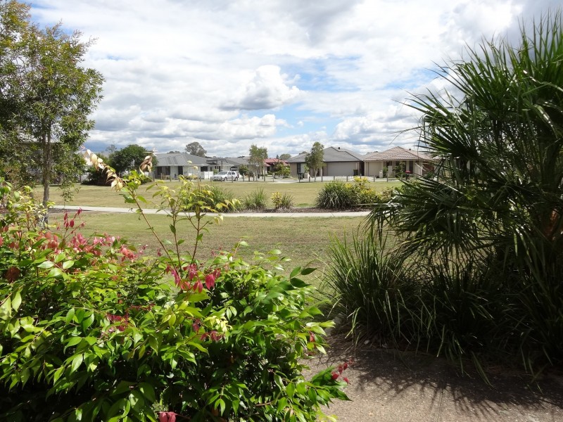19 Daintree Park Way, Fitzgibbon QLD 4018