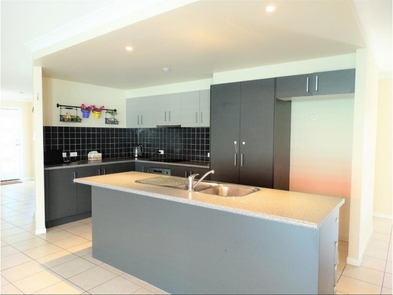 3 Freeman Place, Bracken Ridge QLD 4017