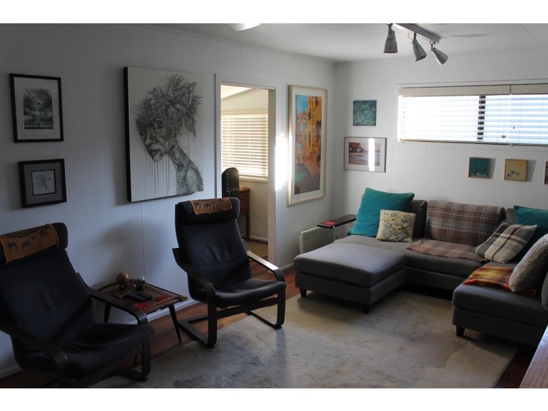 7 Orange Grove Street, Coochiemudlo Island QLD 4184