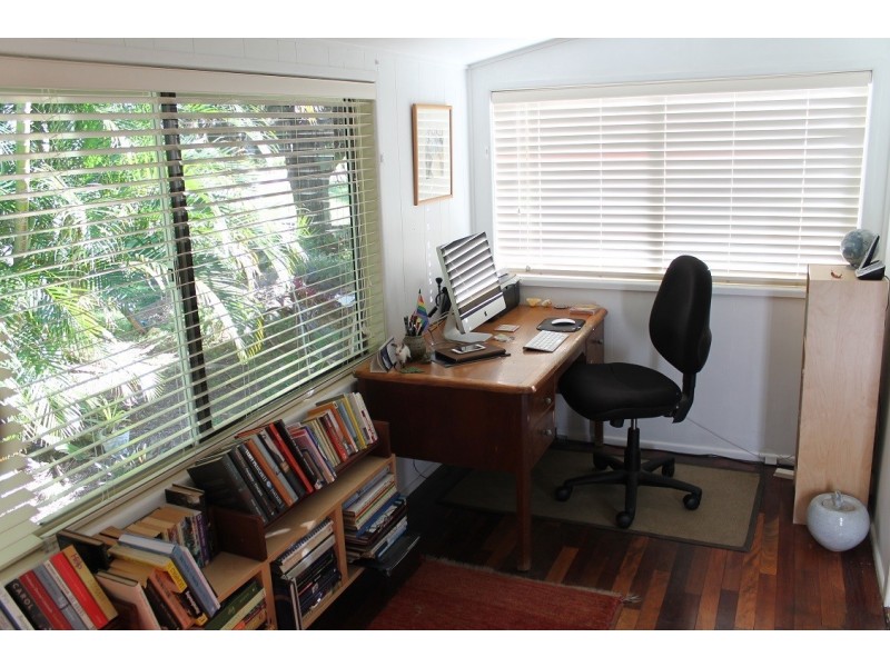 7 Orange Grove Street, Coochiemudlo Island QLD 4184