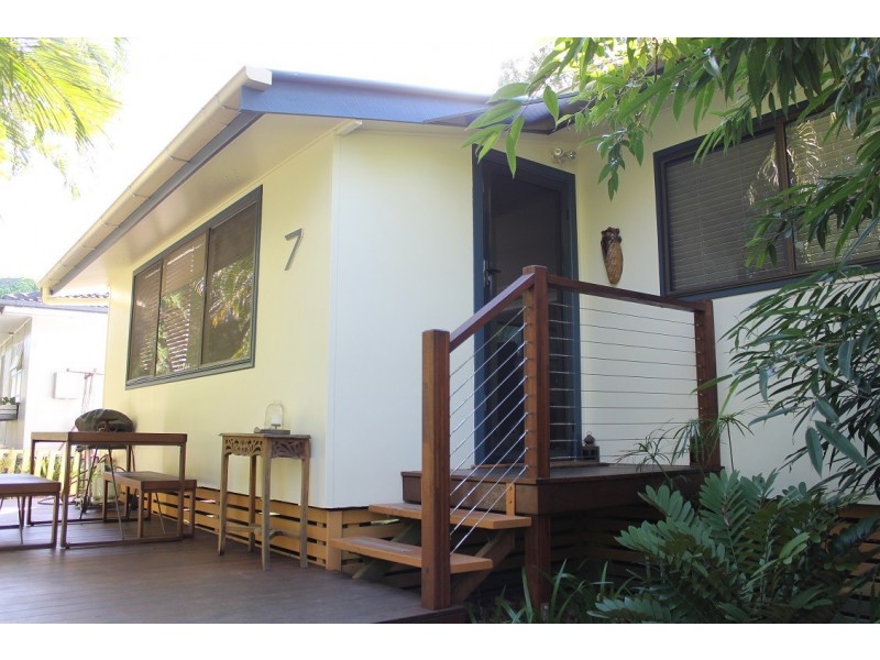 7 Orange Grove Street, Coochiemudlo Island QLD 4184