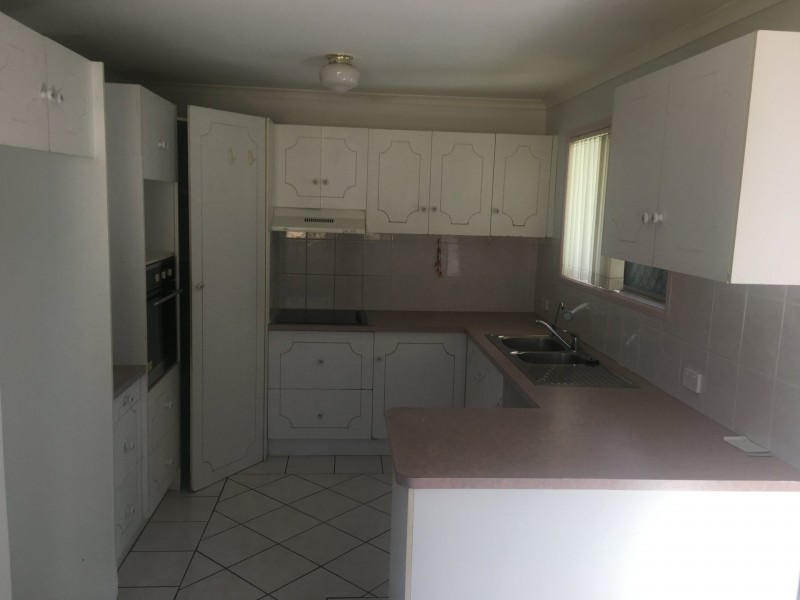 16 Arrakune Crescent, Kallangur QLD 4503