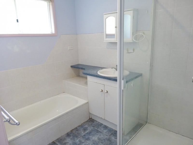 16 Arrakune Crescent, Kallangur QLD 4503