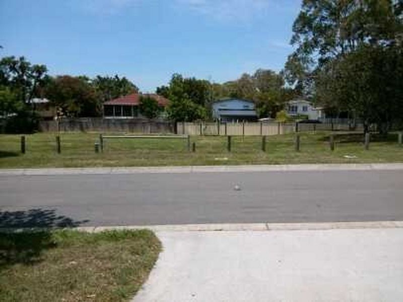 17 Pomona Street, Brighton QLD 4017