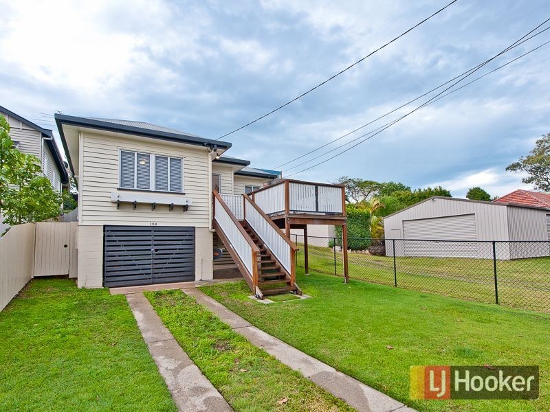 198 Rainbow Street, Sandgate QLD 4017