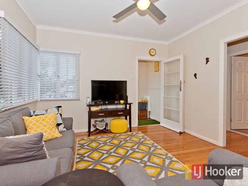 198 Rainbow Street, Sandgate QLD 4017