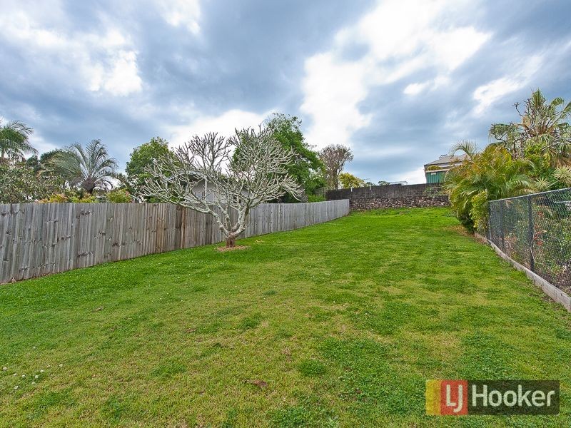 198 Rainbow Street, Sandgate QLD 4017