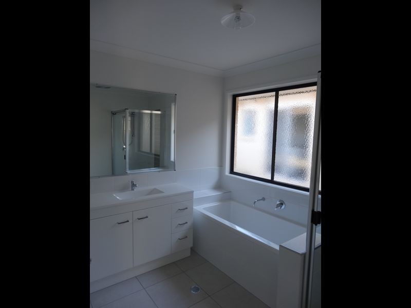 17 Matthew Crescent, Griffin QLD 4503