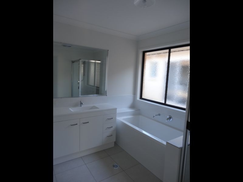 17 Matthew Crescent, Griffin QLD 4503