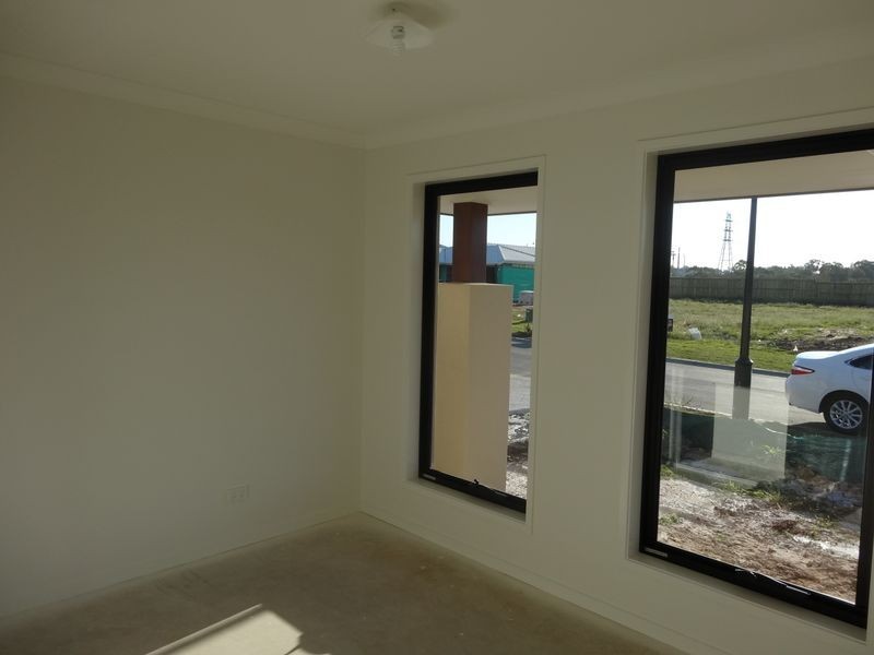 17 Matthew Crescent, Griffin QLD 4503