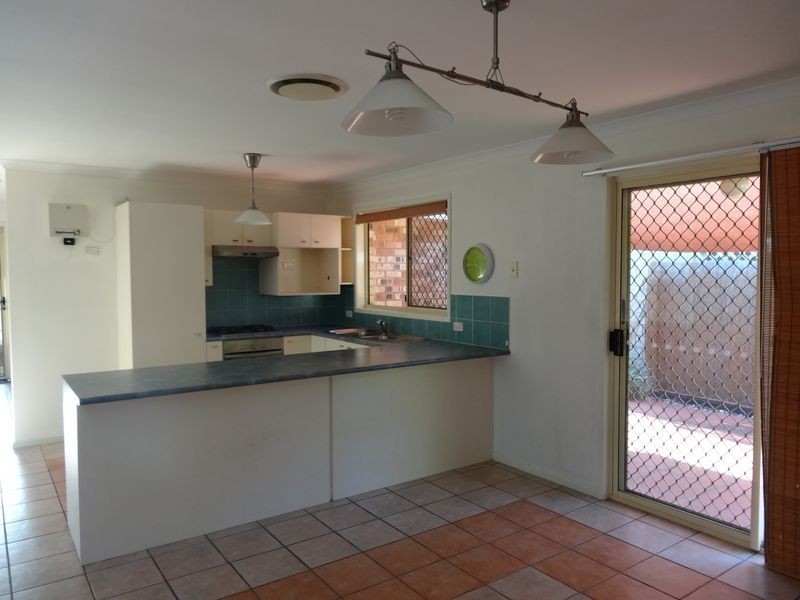 37 Cambridge Crescent, Fitzgibbon QLD 4018