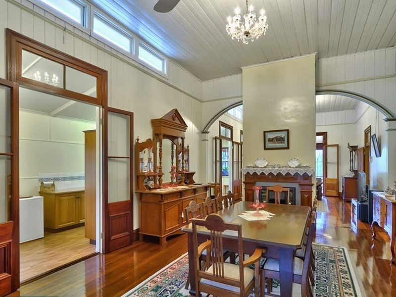 86 Allpass Parade, Shorncliffe QLD 4017