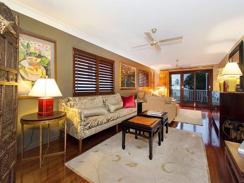 12 Westbourne Street, Highgate Hill QLD 4101