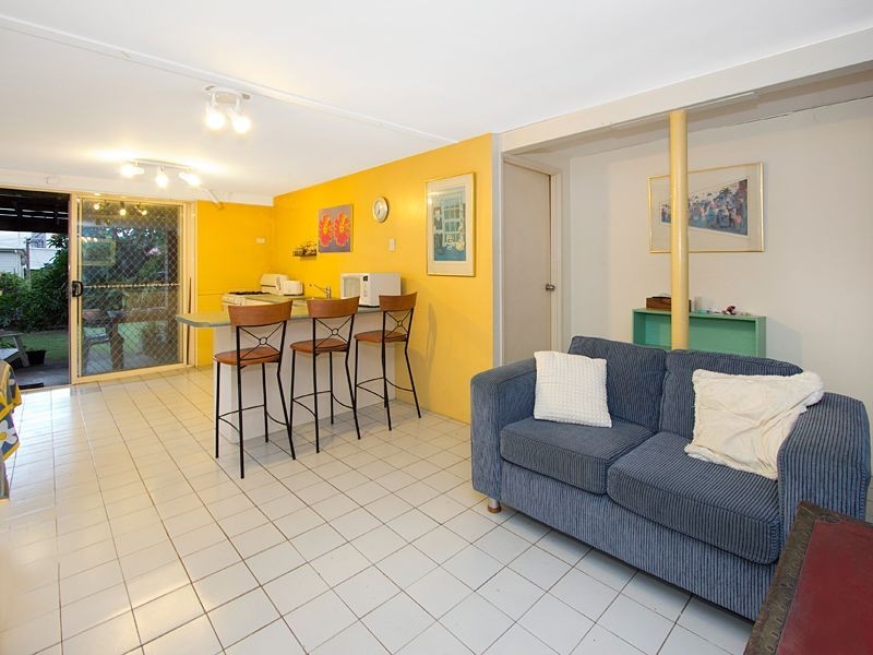 12 Westbourne Street, Highgate Hill QLD 4101