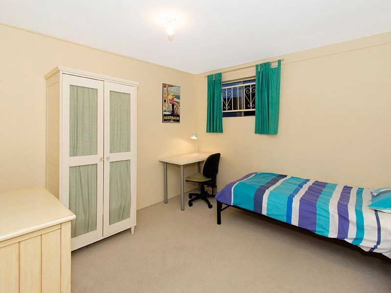 12 Westbourne Street, Highgate Hill QLD 4101