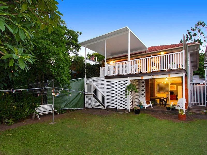 12 Westbourne Street, Highgate Hill QLD 4101