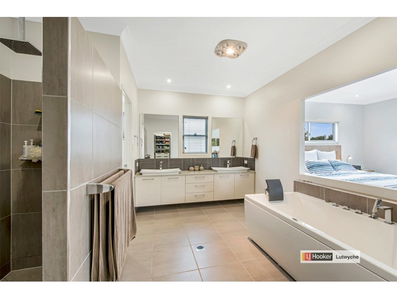 24 Willis Street, Gordon Park QLD 4031