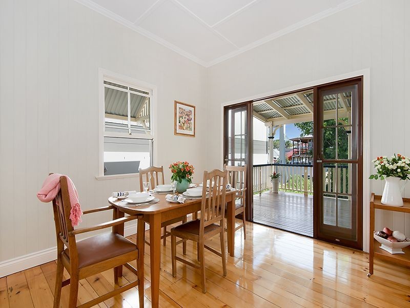 106 Malcolm Street, Hawthorne QLD 4171