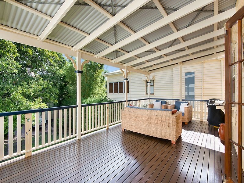 106 Malcolm Street, Hawthorne QLD 4171