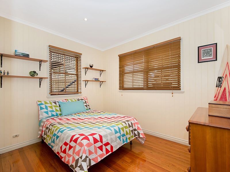 106 Malcolm Street, Hawthorne QLD 4171