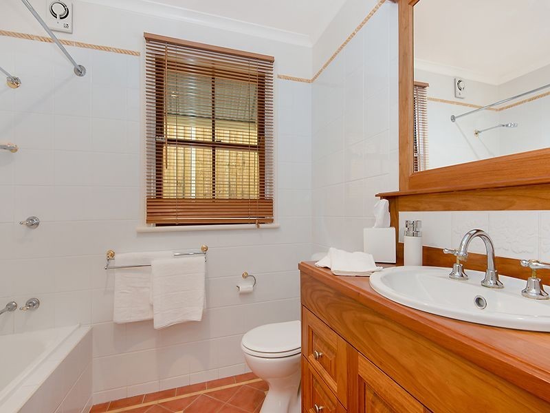 106 Malcolm Street, Hawthorne QLD 4171