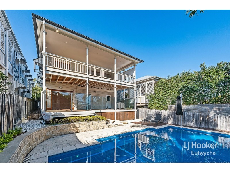 11 Beatrice Street, Bardon QLD 4065