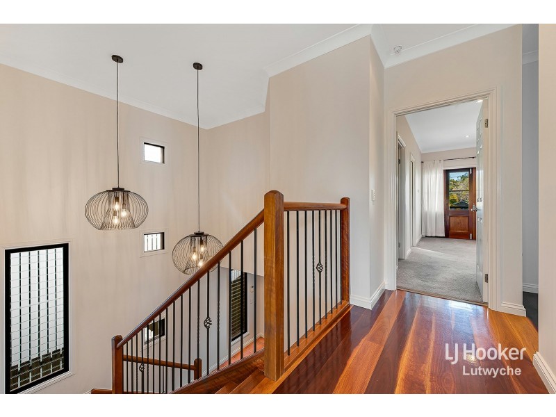 11 Beatrice Street, Bardon QLD 4065