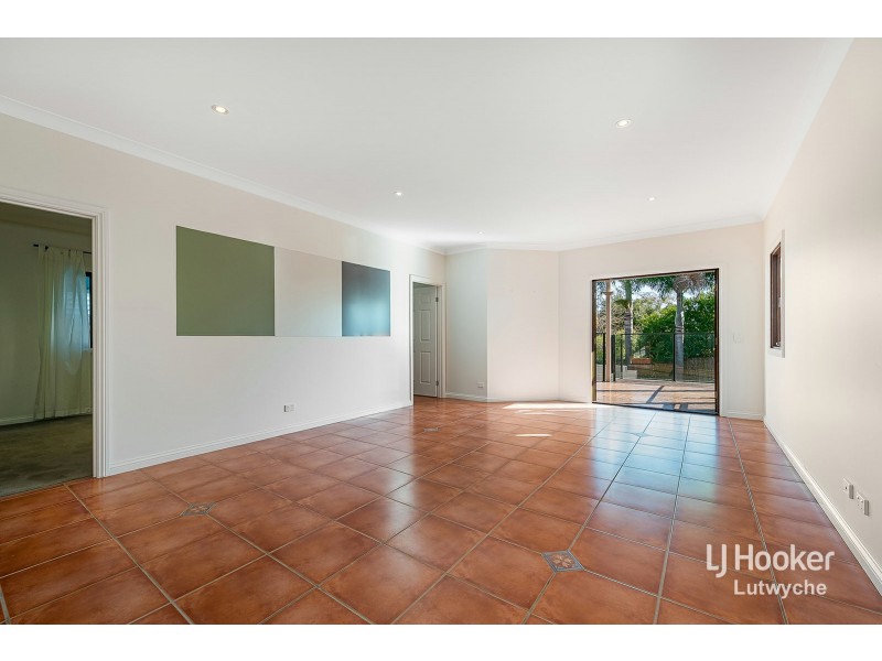 11 Beatrice Street, Bardon QLD 4065
