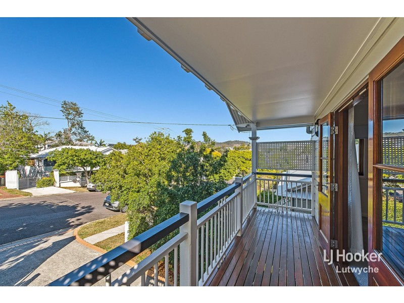 11 Beatrice Street, Bardon QLD 4065