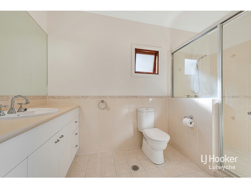 11 Beatrice Street, Bardon QLD 4065