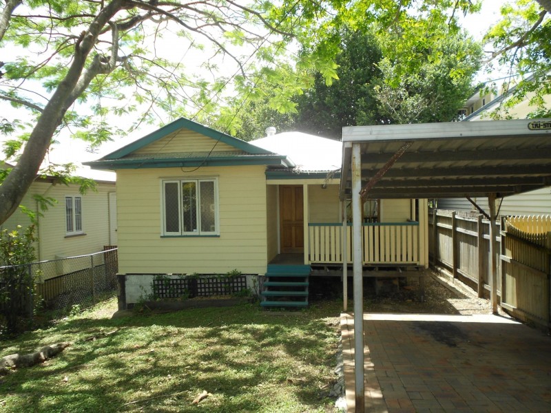 11 Gilbert Road, Windsor QLD 4030