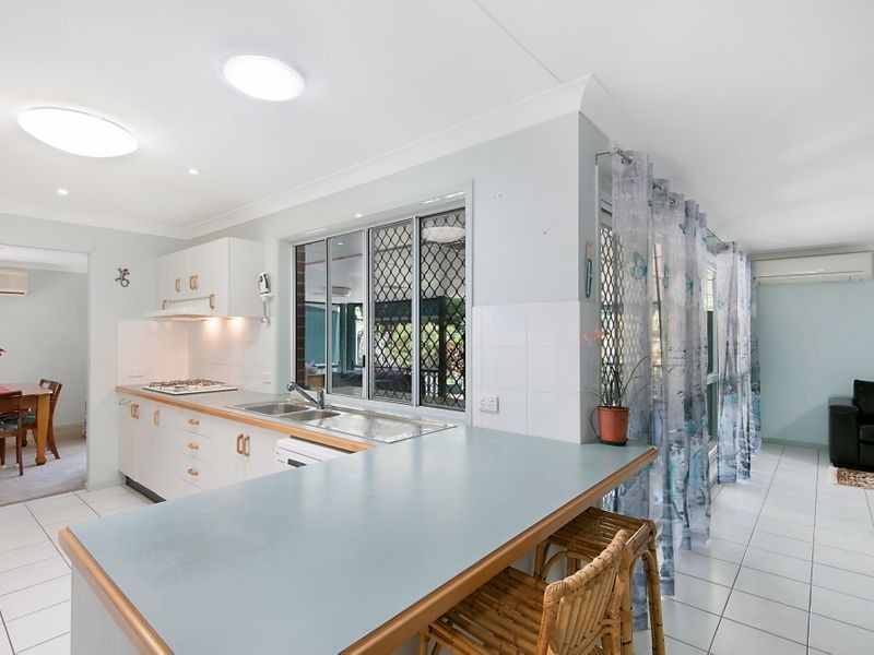 17 Cedarwood Court, Arana Hills QLD 4054