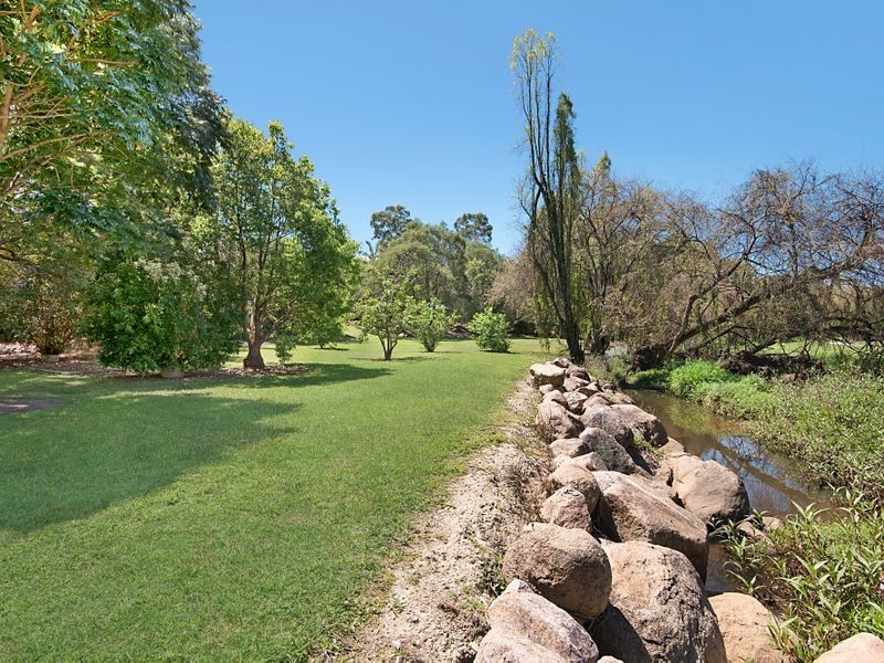 17 Cedarwood Court, Arana Hills QLD 4054