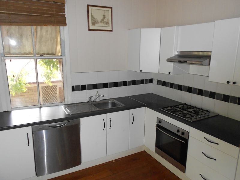 18 Stoneleigh Street, Albion QLD 4010