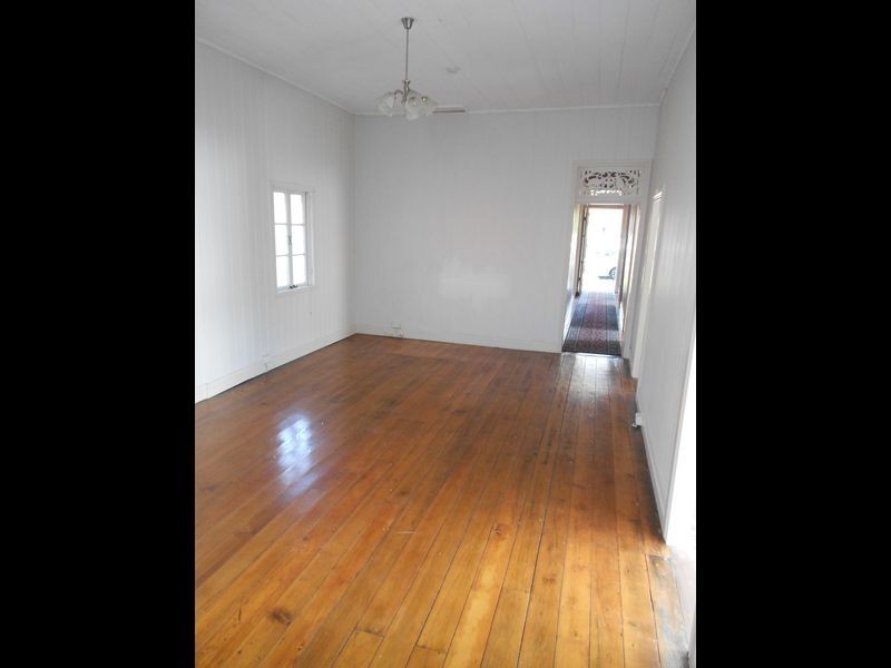 18 Stoneleigh Street, Albion QLD 4010