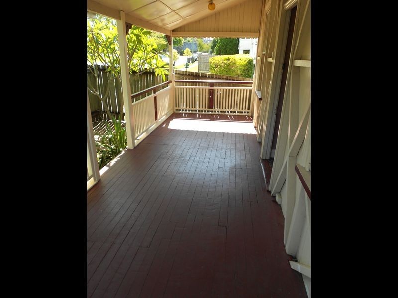 18 Stoneleigh Street, Albion QLD 4010