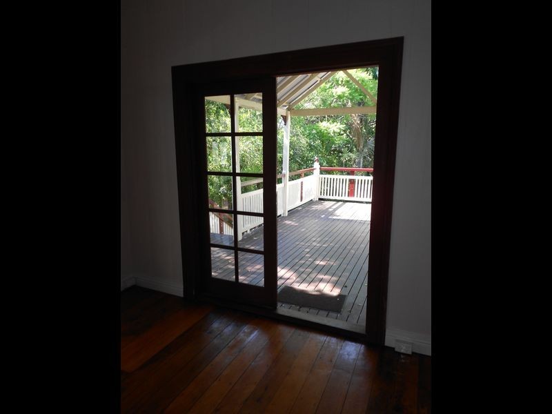 18 Stoneleigh Street, Albion QLD 4010