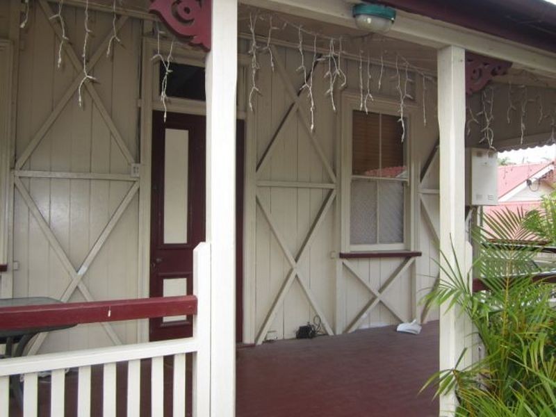 18 Stoneleigh Street, Albion QLD 4010