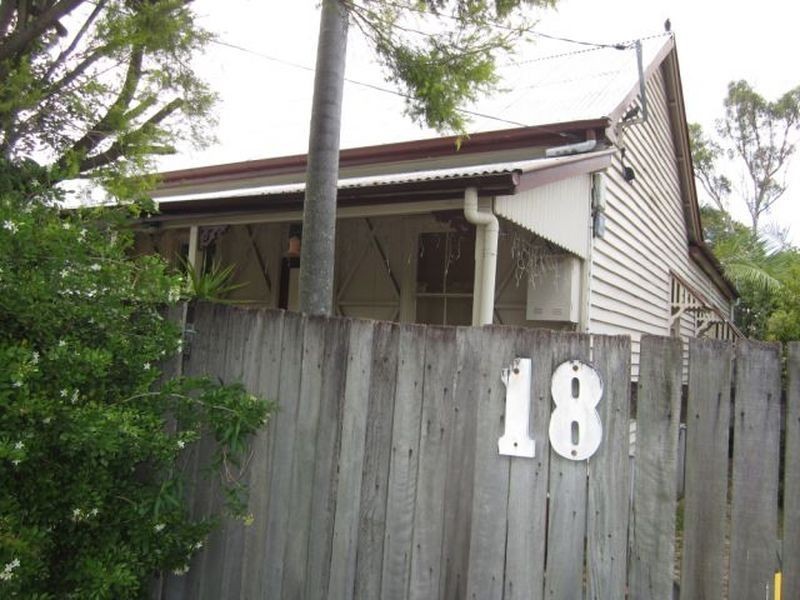 18 Stoneleigh Street, Albion QLD 4010