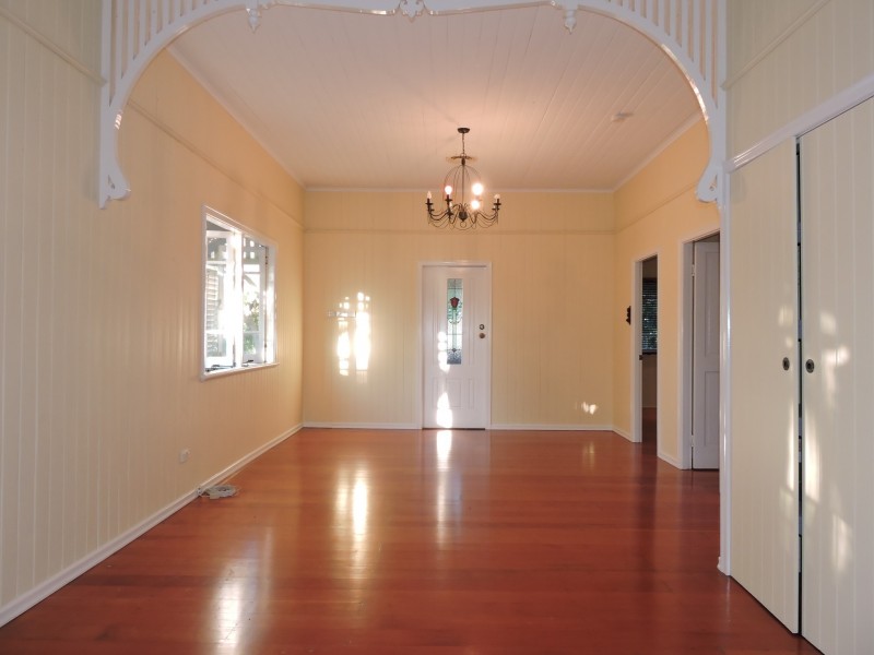 11 Rougham Street, Windsor QLD 4030