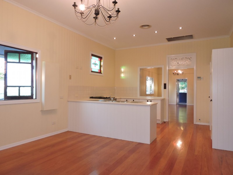 11 Rougham Street, Windsor QLD 4030