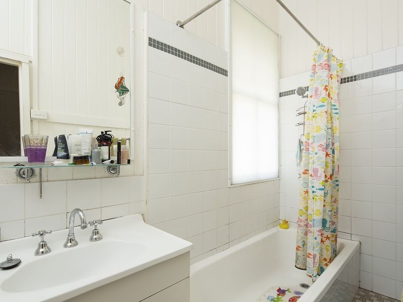 28 Fifth Avenue, Kedron QLD 4031