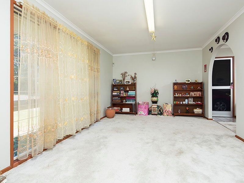 5 Madeira Court, Calamvale QLD 4116