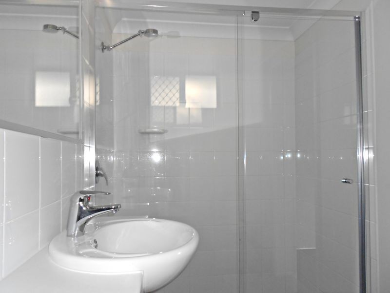 2/17 Seventh Avenue, Kedron QLD 4031